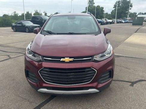 Used 2017 Chevrolet Trax LT w/ LT Convenience Package FWD image 8
