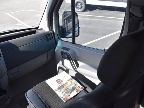 Used 2013 Mercedes-Benz Sprinter 2500 image 18