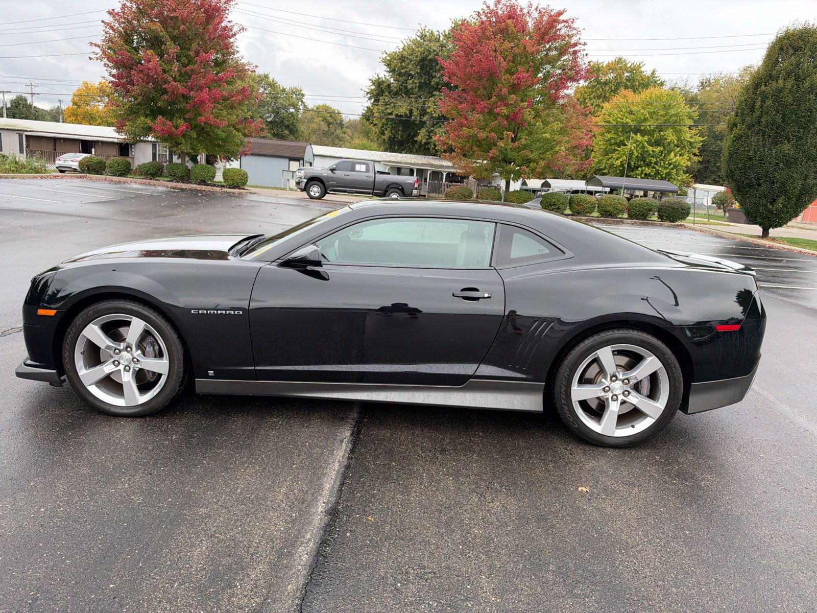 Used 2010 Chevrolet Camaro SS w/ LPO, Ground Effects Package RWD image 2