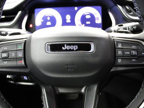 New 2025 Jeep Grand Cherokee L Altitude image 11