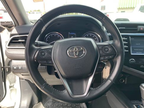 Used 2018 Toyota Camry SE image 16