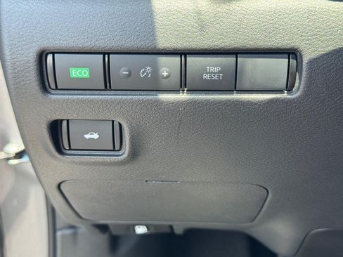 Used 2025 Nissan Sentra SV w/ Trunk Package FWD image 22