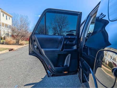 Used 2019 Toyota 4Runner TRD Off-Road Premium image 11