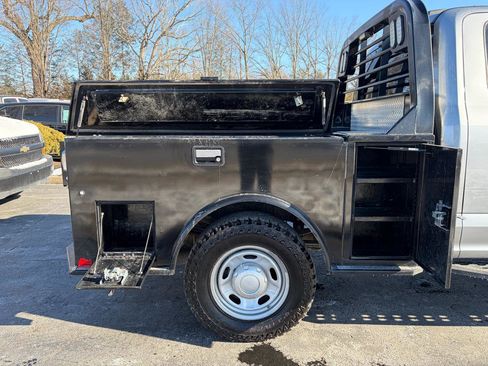 Used 2022 Ford F250 XL w/ Power Equipment Group image 17