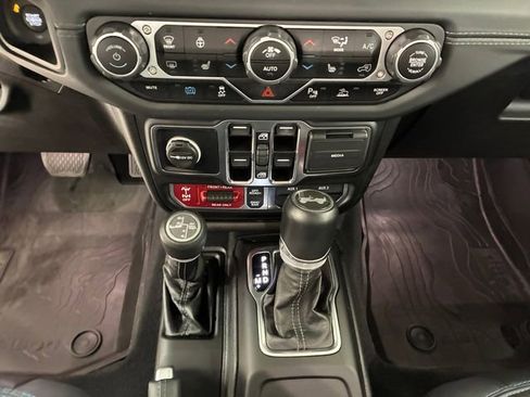 Used 2024 Jeep Wrangler Unlimited Rubicon 4xe AWD/4WD image 21