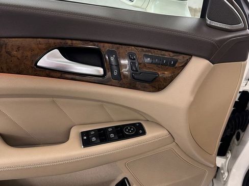 Used 2012 Mercedes-Benz CLS 550 4MATIC image 6