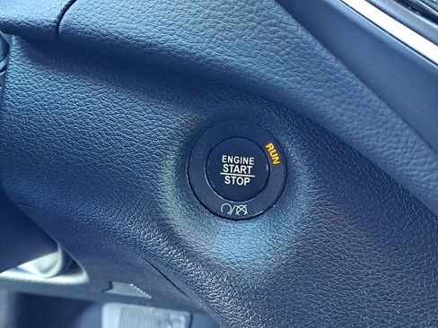 Used 2022 Jeep Cherokee Trailhawk image 11