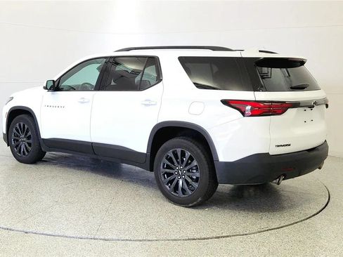 Used 2023 Chevrolet Traverse RS FWD image 5