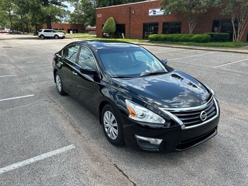 Used 2014 Nissan Altima 2.5 S w/ Display Audio Package image 27