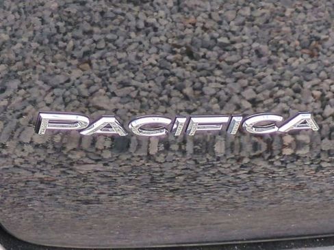 New 2026 Chrysler Pacifica Select image 37