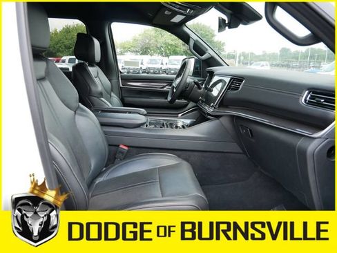 Used 2024 Jeep Wagoneer 4WD image 14