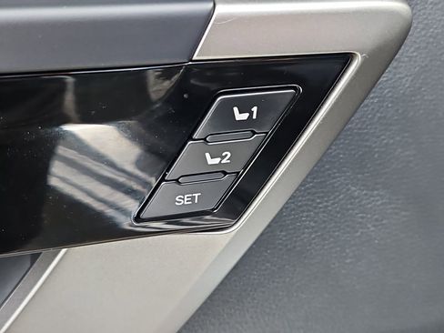 New 2025 Toyota Tundra Limited AWD/4WD image 16