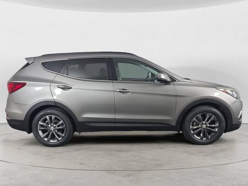 Used 2018 Hyundai Santa Fe Sport 2.0T FWD image 4