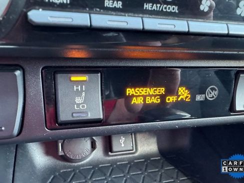 Used 2020 Toyota RAV4 XLE image 19