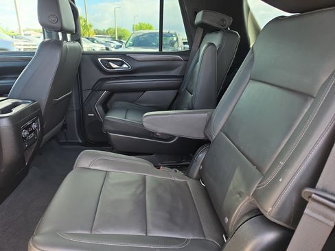 Certified 2022 Chevrolet Tahoe Z71 w/ Luxury Package AWD/4WD image 12