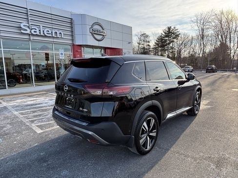 Used 2023 Nissan Rogue SL w/ SL Premium Package image 3