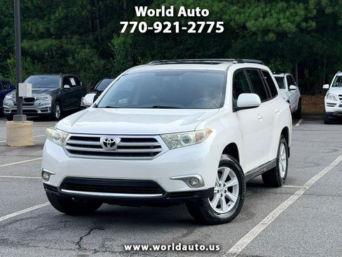 Used 2013 Toyota Highlander SE FWD image 1