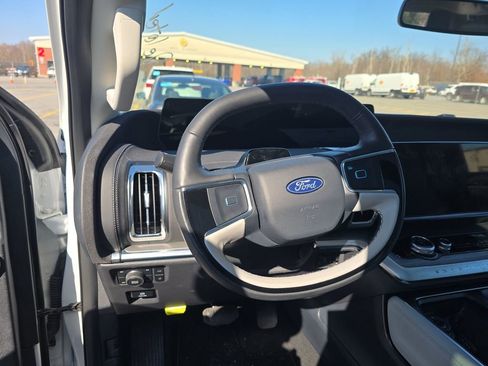 Used 2025 Ford Expedition Max Platinum image 15