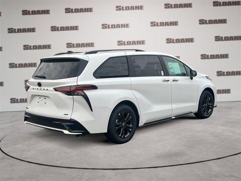 New 2026 Toyota Sienna XSE image 5