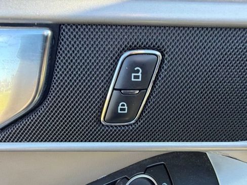 Used 2021 Ford Explorer XLT w/ Equipment Group 202A AWD/4WD image 27
