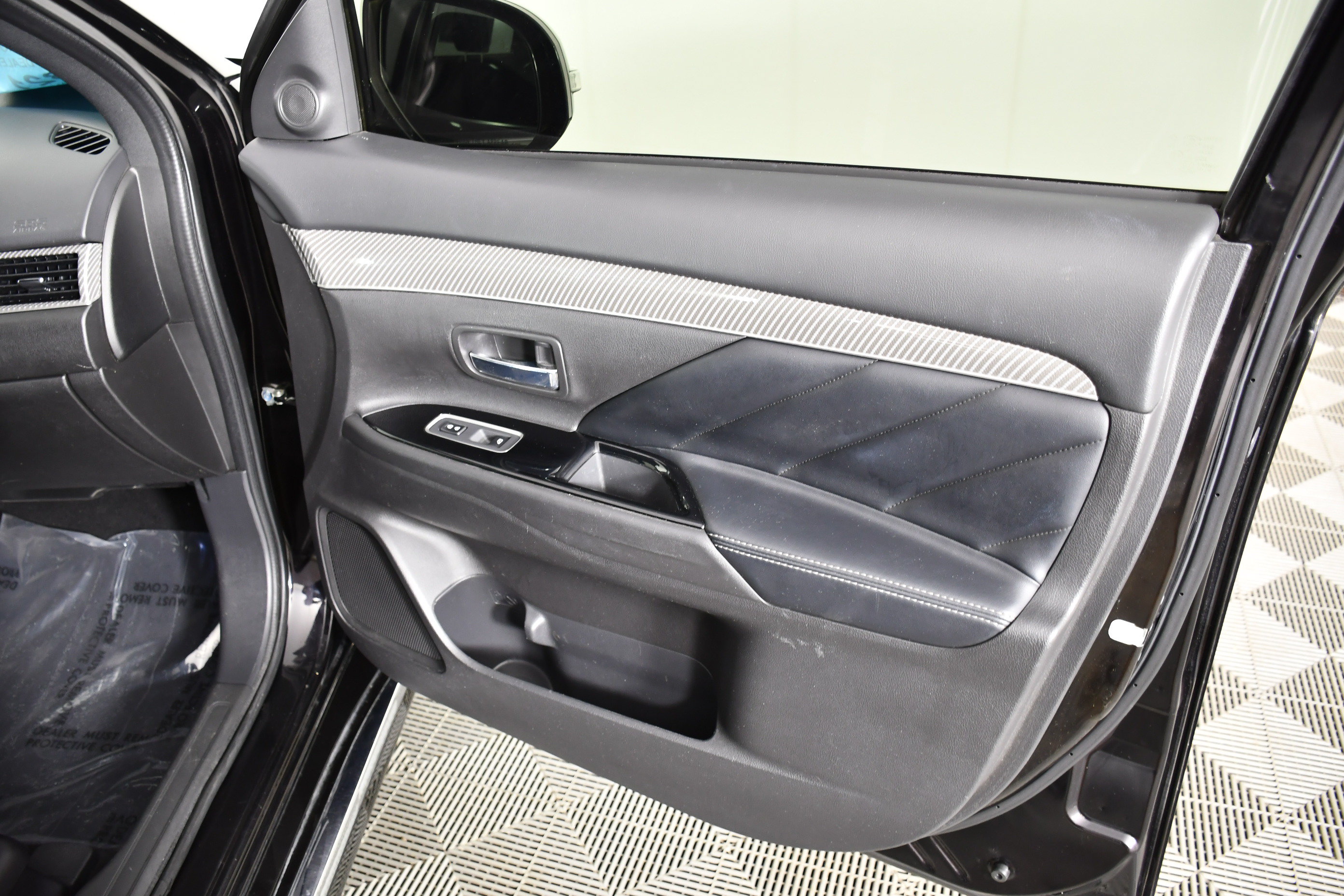 Used 2020 Mitsubishi Outlander SEL AWD/4WD image 41