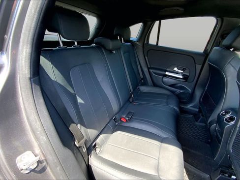 Used 2025 Mercedes-Benz GLA 250 image 19