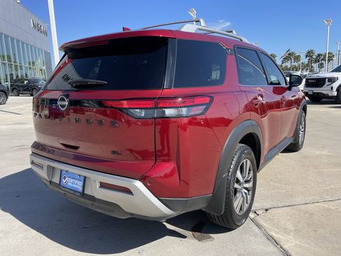 Certified 2023 Nissan Pathfinder SL w/ Black Appearance Package image 3