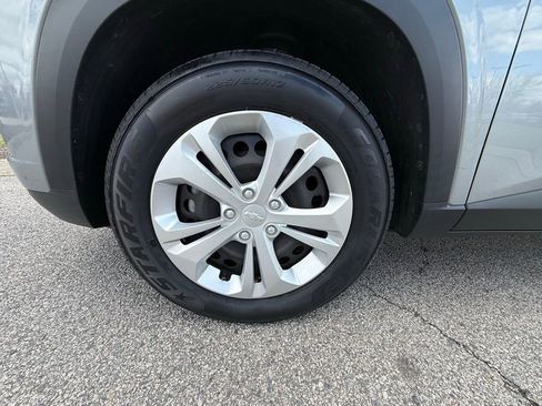 Used 2024 Chevrolet Trax LS image 29
