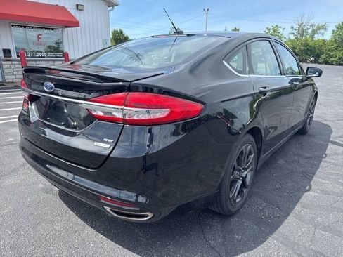 Used 2018 Ford Fusion SE w/ Equipment Group 201A FWD image 3