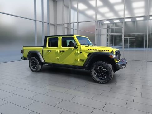 Used 2023 Jeep Gladiator Rubicon w/ Cold Weather Group AWD/4WD image 2