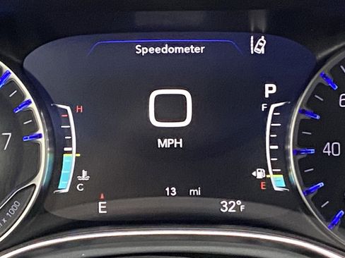 New 2026 Chrysler Pacifica Limited w/ S Appearance Package AWD/4WD image 6