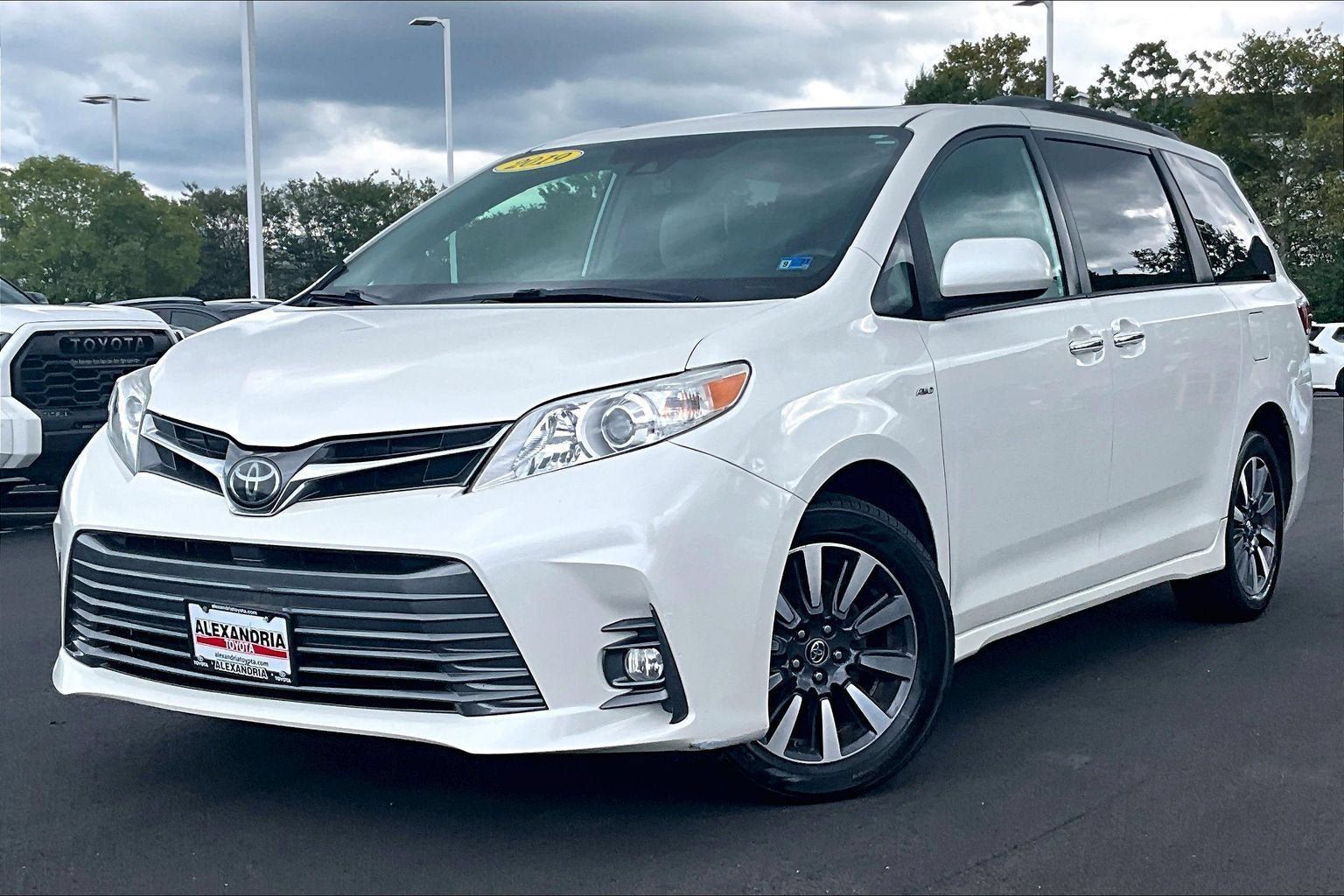 Used 2019 Toyota Sienna XLE w/ XLE Navigation Package AWD/4WD image 1