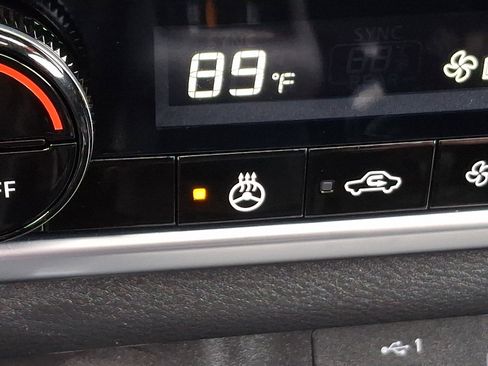 Used 2023 Nissan Rogue SV w/ SV Premium B Package image 26