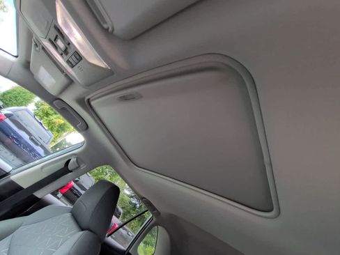 Used 2022 Toyota RAV4 XLE w/ Convenience Package AWD/4WD image 19