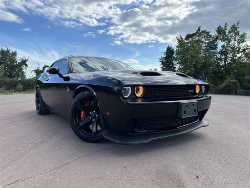 Used 2021 Dodge Challenger SRT Hellcat w/ Plus Package image 2