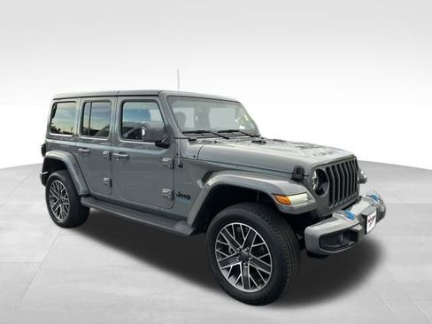 Used 2022 Jeep Wrangler Unlimited Sahara image 11