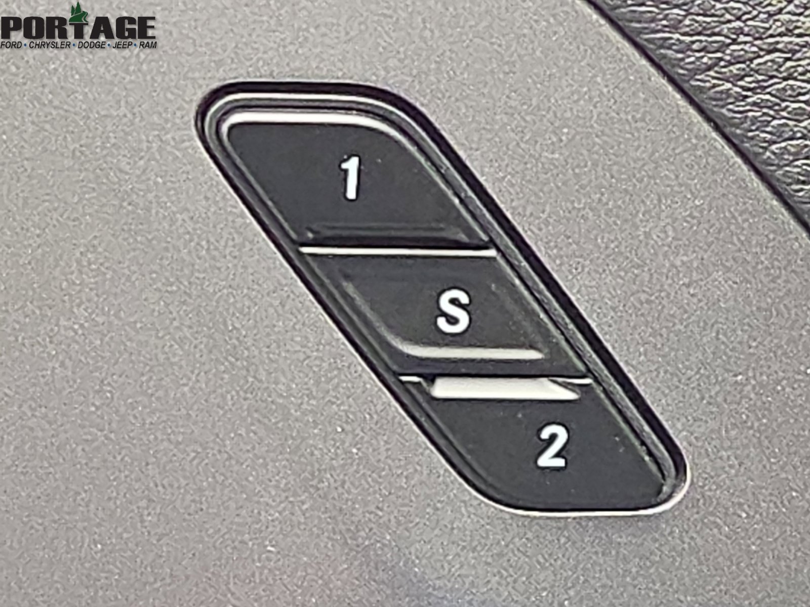New 2027 Chrysler Pacifica Select AWD/4WD image 15