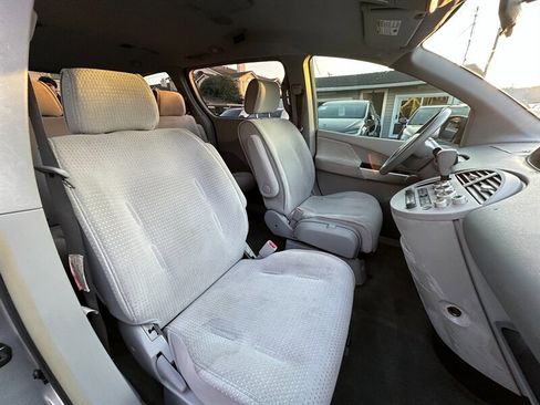 Used 2005 Nissan Quest 3.5 w/ (S01) Seat Pkg image 12