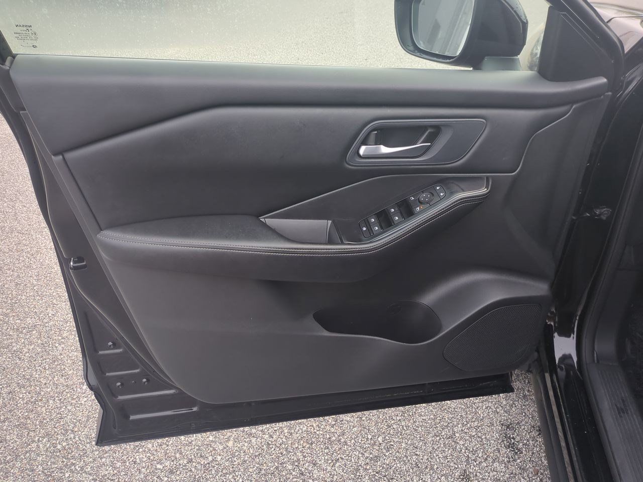Certified 2024 Nissan Rogue SV AWD/4WD image 13