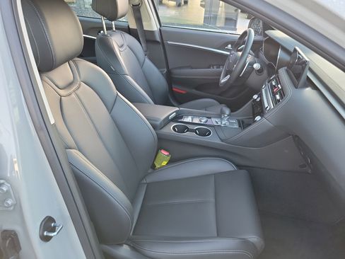 Certified 2026 Genesis G70 2.5T RWD image 27