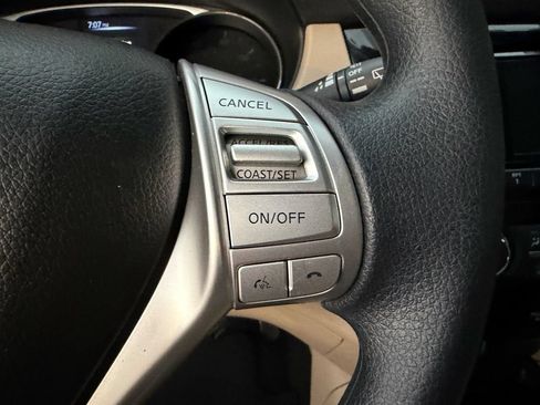 Used 2016 Nissan Rogue S AWD/4WD image 32