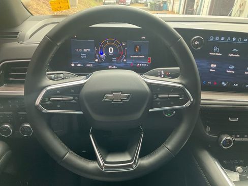 Used 2025 Chevrolet Tahoe Z71 w/ Comfort Package image 21