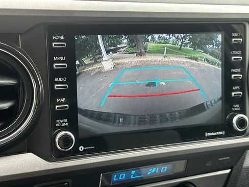 Used 2022 Toyota Tacoma TRD Off-Road AWD/4WD image 18