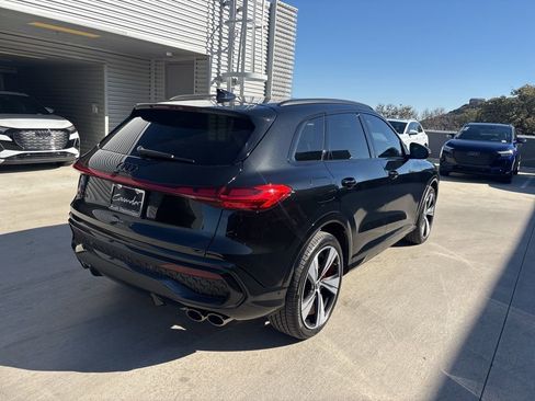 New 2025 Audi SQ5 Prestige image 6