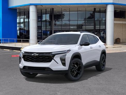 New 2026 Chevrolet Trax LT w/ Driver Confidence Package FWD image 6