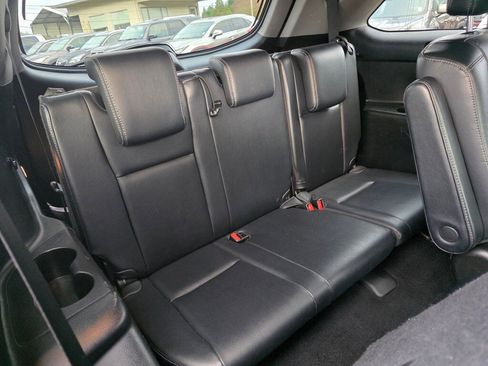 Used 2018 Toyota Highlander SE image 28