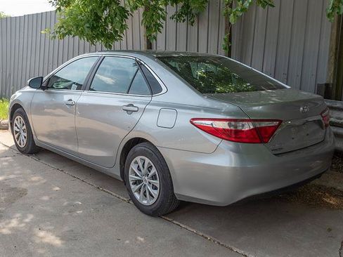 Used 2016 Toyota Camry LE FWD image 4
