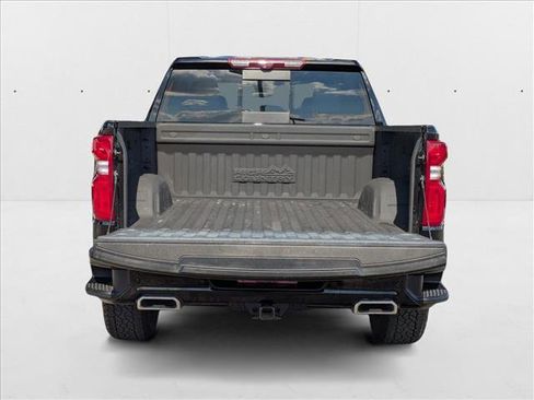 Used 2024 Chevrolet Silverado 1500 High Country w/ Technology Package image 6