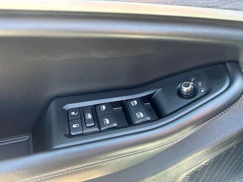 Used 2025 Jeep Grand Cherokee Limited AWD/4WD image 10