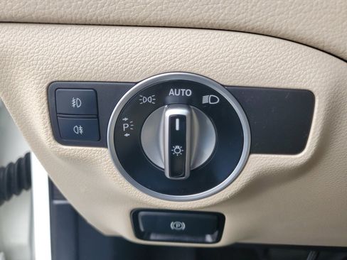 Used 2018 Mercedes-Benz GLA 250 4MATIC image 13